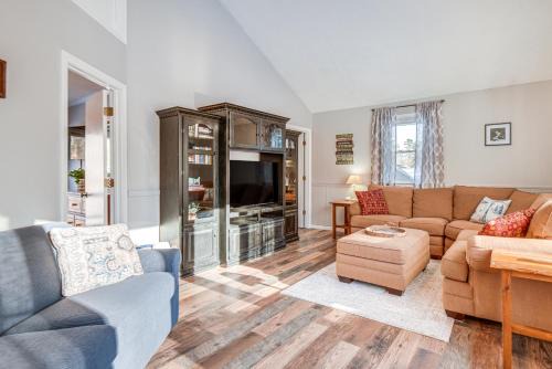 Quiet New Hampshire Getaway w/Game Room!