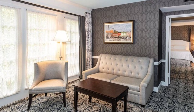 Rare Antique Gem | Steps to State House | 0.3 Mi to Naval Academy