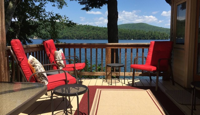 Rare find! Lakefront Cottage On Crystal Clear Merrymeeting Lake!