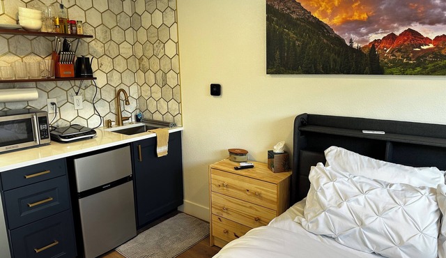 Recently built, private entrance apartment 4 blocks from Sloan Lake in Denver