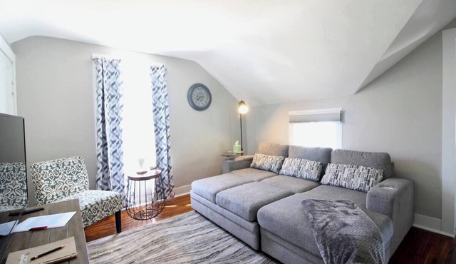 Recovery Loft 1-bedroom apartment in Mansfield, OH with WiFi, AC, Full Kitchen