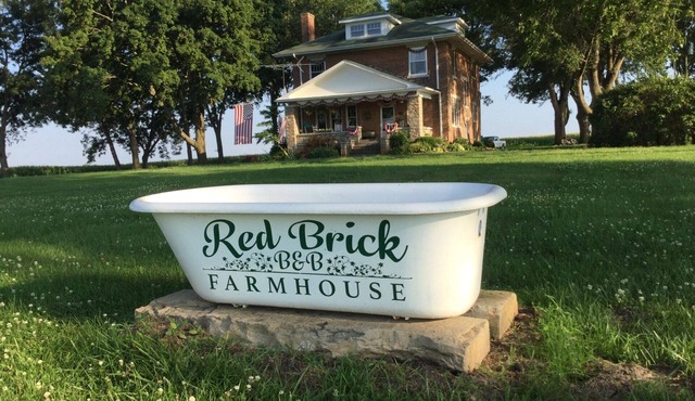 Red Brick Farmhouse B&B - Edwin's Room