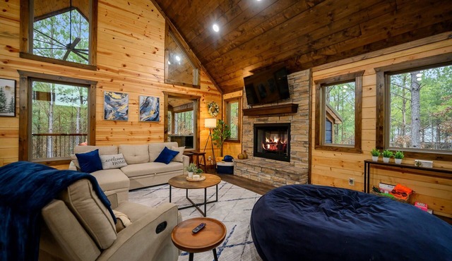 Red Fern Cabin | cozy couples cabin | hot tub