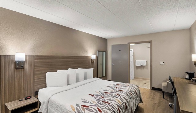 Red Roof Inn Enfield
