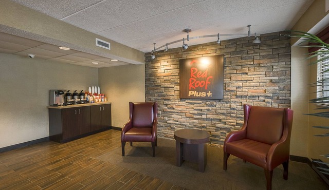 Red Roof Inn PLUS+ West Springfield