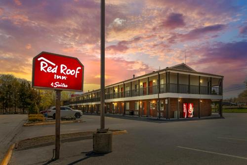 Red Roof Inn & Suites Swansea