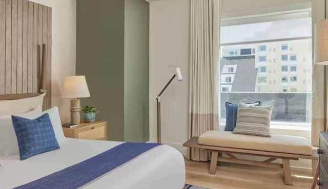 Relax & Explore! Pet-Friendly, Pool, Near Downtown Shops & Historical Museum!