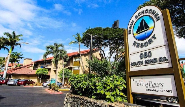 Relax & Explore: Spacious 2BR Suite at Maui Schooner Resort