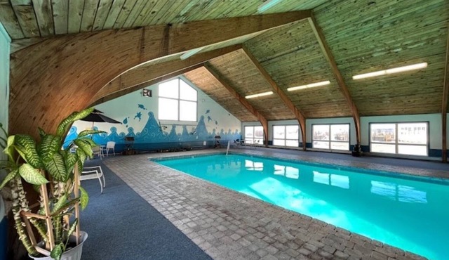 Relax in a Comfortable King Room Close to Northern Maine Attractions