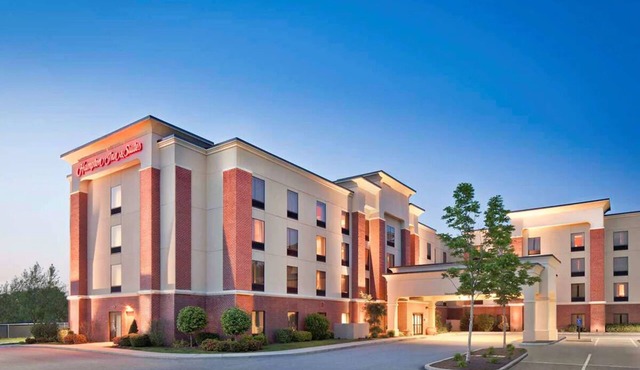 Relax in Smithfield: Cozy Suites with Modern Amenities & Free Parking