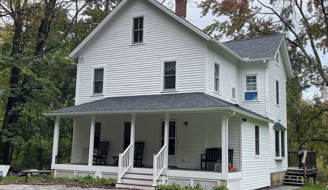 Relax or be active! The choice is yours in this pet-friendly family home.