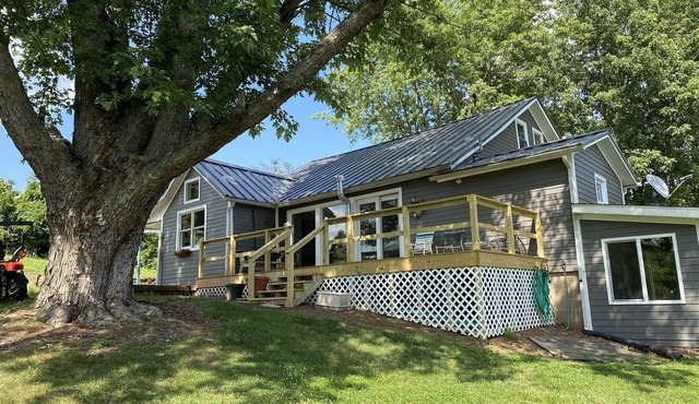 Relax with nature close to Historic Marietta and the Wayne National Forest.