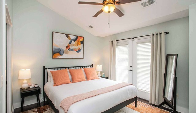 Relaxing 2 BD/2.5 BA Nash Home