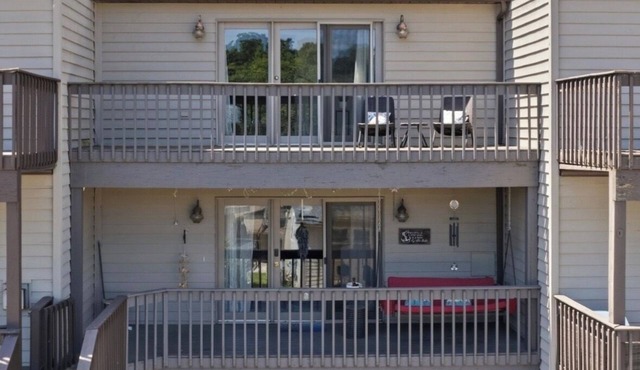 Relaxing 4-bedroom townhome on beautiful Cheat Lake in Morgantown, WV