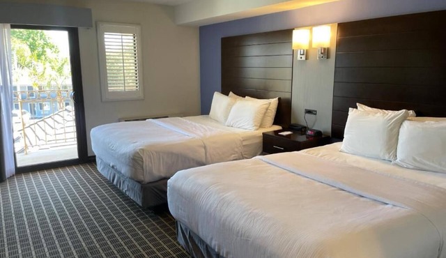 Relaxing Deluxe Double Queen: Santa Cruz Escape