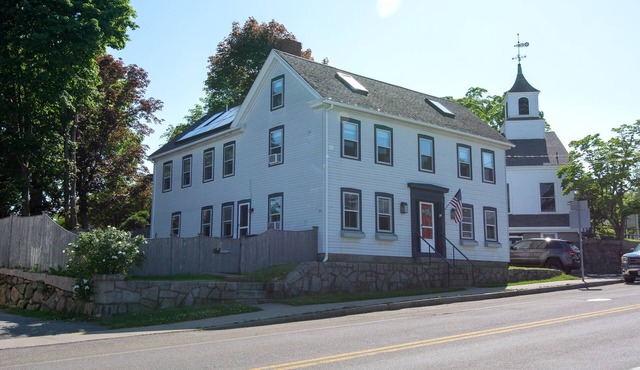 Relaxing Rivers Edge Main Street Retreat