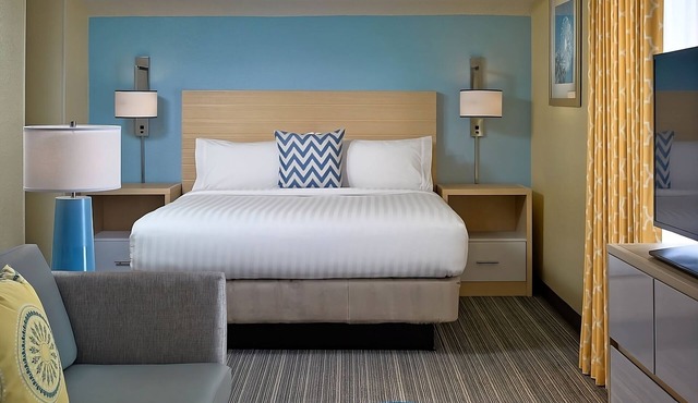 Relaxing Suite nr Missouri Bluffs Golf Club & Monarch Levee Trail! Free Parking!
