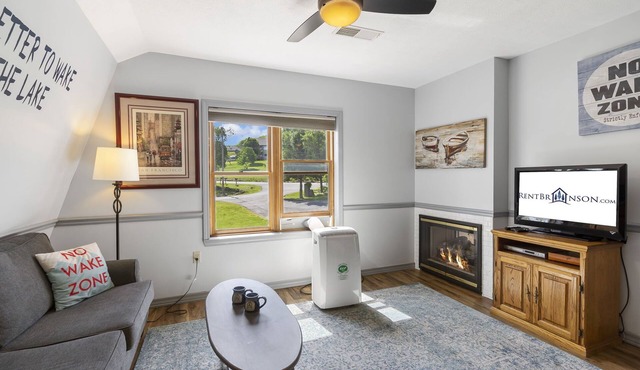 Relaxing Suite Steps to Table Rock, Near Big Cedar, Community Hot Tub & Free Daily Tickets