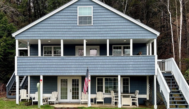 Remodeled Newfound Lake - home w/water views sleeps 10- close to ski mountains!