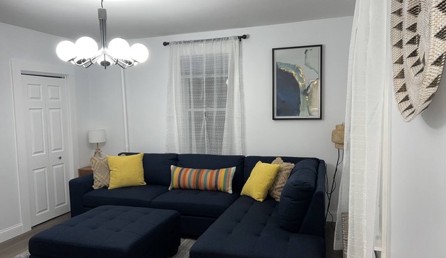 Remodeled Townhouse close to Boston