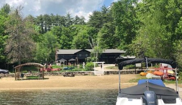 Renovated Lake Suite 8 , Kitchen, Private Beach + Dock Access, Not Dog Friendly