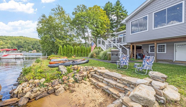 Renovated Lakefront Retreat Near Sturbridge