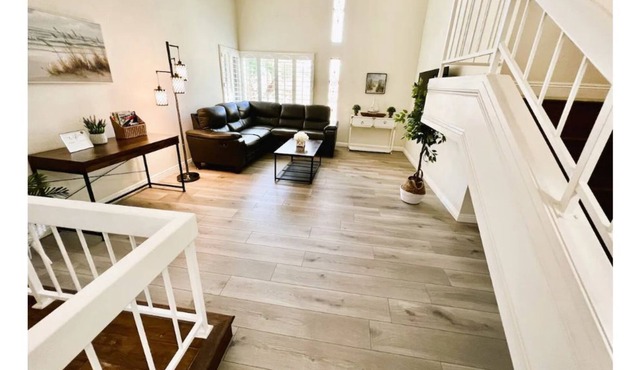 Resort Style 5beds 3baths Luxurious Backyard