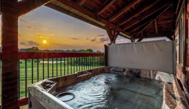 Rising Sun Ranch - Log Cabin on 25 Acres, Hot Tub, Fire Pit,Ponds & Sunset Views