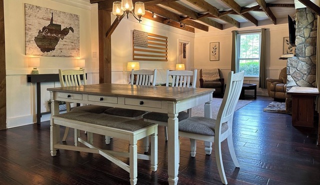 River Chase - Historic Farmhouse on the Potomac!
