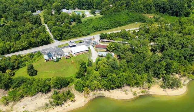 River Shack Waterfront Retreat with Kayaks included, Entire home