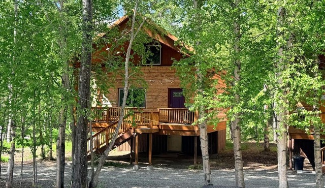 Riverfront, Authentic, Luxury Log Cabin-Gray Wolf