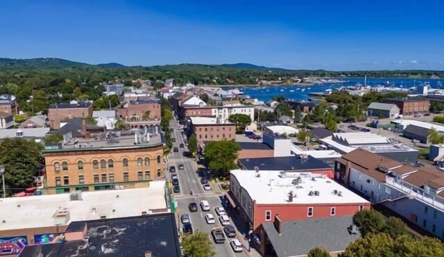Rockland Central, downtown walk to everything!