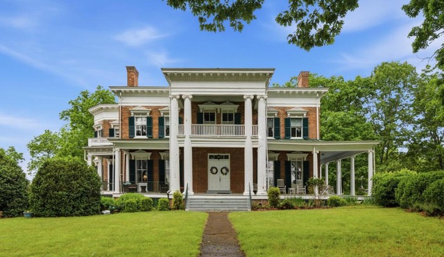 Rockwood Manor Bed & Breakfast