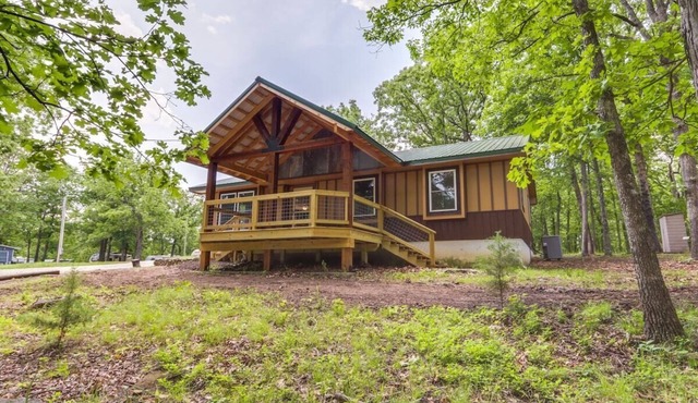 Rocky Top Cabin - a lakeside hidden gem