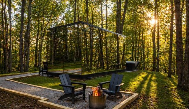 Romantic Mirrored Cabin w/Hot Tub & Sauna on 17 Private Acres