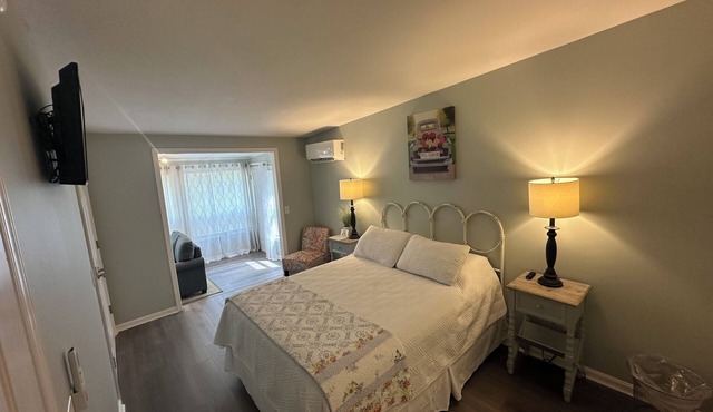Room 2 - The Inn at Dirickson Creek