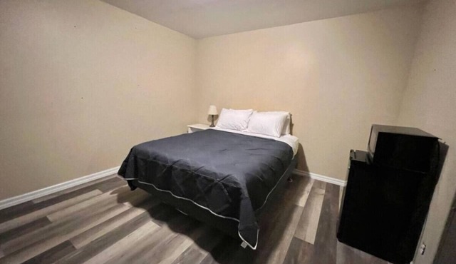 Room 25 - Standard Queen - Sleeps 2 - Harper Motel