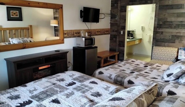 Room: Explore Ohiopyle - Trails, Rafting, Fallingwater