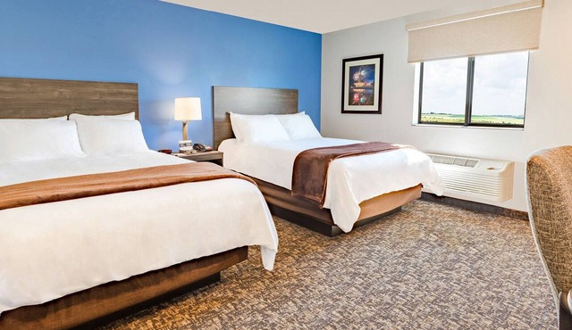 Room w/Kitchen & Breakfast in Bed Option near Cole Mountain Bike Preserve