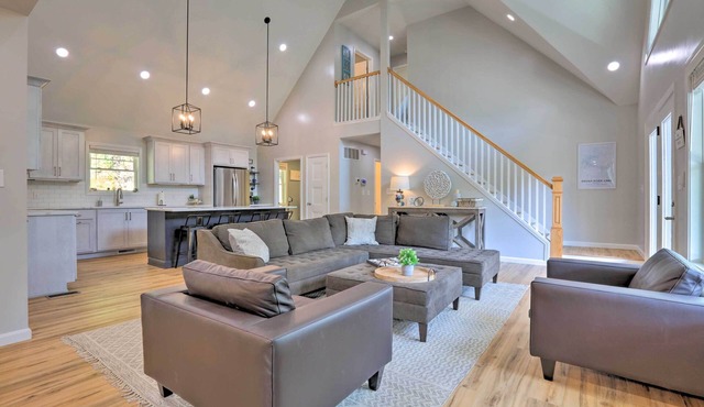 Rough River Lake House w/Dual Primary Suites!