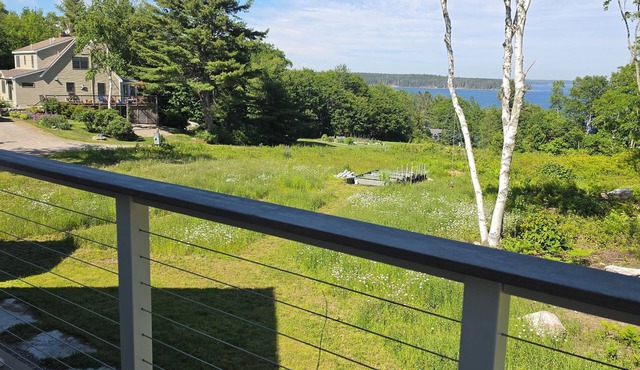 Round Pond Maine - Charming apartment for 4 with AC, WiFi and ocean view.