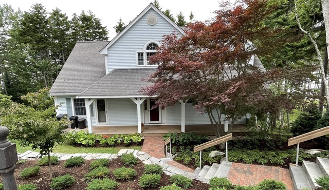Rudman's Retreat. Deep waterfront 2 Bedroom home with spectacular sunset views.