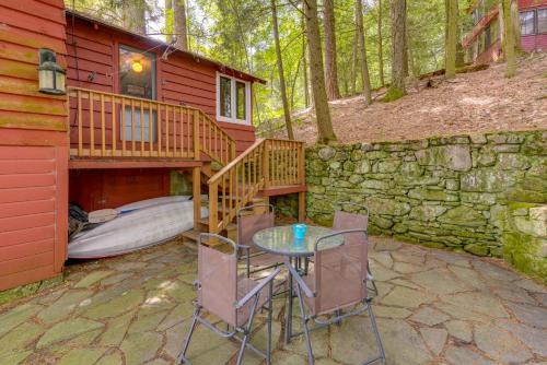 Rustic Berkshires Cottage at Lake Buel w/Kayaks!