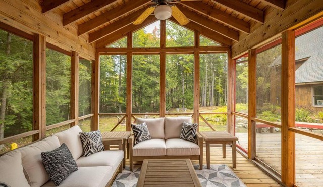 Rustic Big Red Cottage near Sunapee