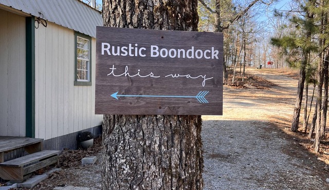 Rustic Boondock - Peaceful tiny home on 143 acres!
