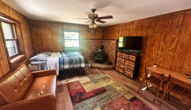 Rustic Tabor Woods Cabin near Cacapon State Park w/Patio, Grill