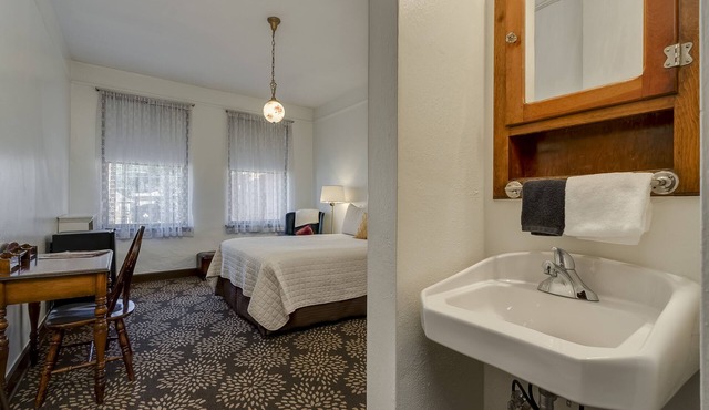 Ryan Hotel in Wallace
