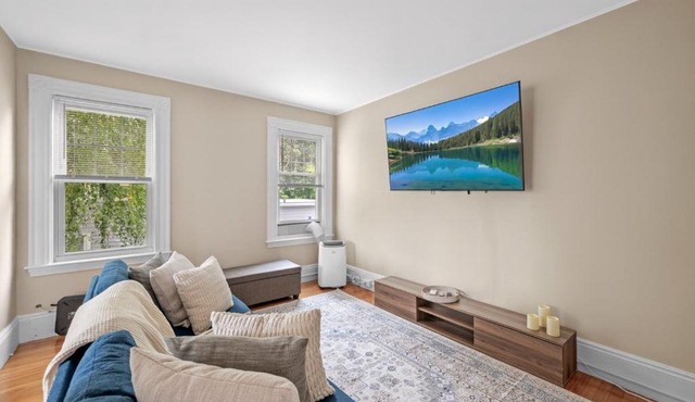 Salem 3 Bedroom with Gameroom, Balcony, Parking, and more