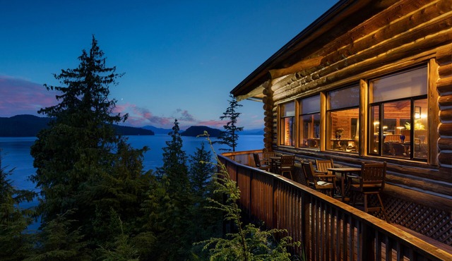 Salmon Falls Resort