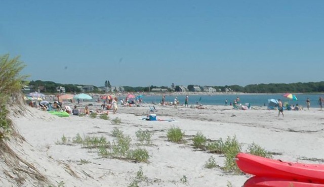 Salt Life A Charming Cottage loaded w/Amenities Inc. Pool